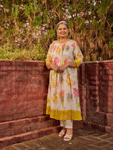 Printed Cotton Blend Kurta With Pants