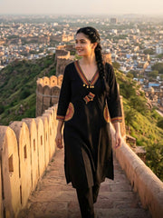 Embroidered Cotton Blend Kurta With Pant