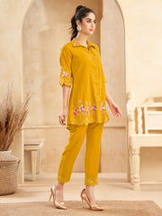 Embroidered Cotton Blend Kurta With Pants