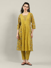 Printed Cotton Blend Kurta & Pants