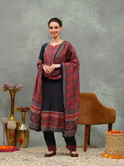 Printed Muslin Kurta With Pants & Dupatta