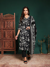 Digital Printed Cotton Blend Kurta With Pant & Dupatta
