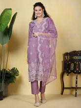 Resham Booti Muslin Kurta With Pants & Dupatta