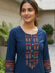 Embroidered Cotton Blend Kurta With Pant