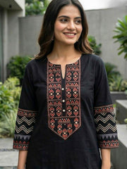 Embroidered Cotton Blend Kurta With Pant