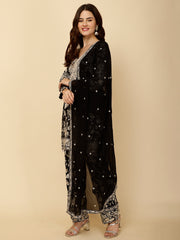 Floral Embroidery Georgette Kurti With Pants & Dupatta