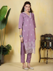 Resham Booti Muslin Kurta With Pants & Dupatta