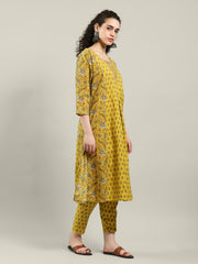 Printed Cotton Blend Kurta & Pants
