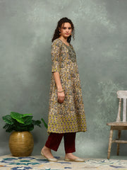 Yoke Embroidered Cotton Blend Kurta