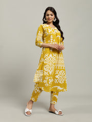 Printed Cotton Blend Kurta With Pants