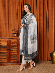 Embroidered Crepe Kurta With Pants & Dupatta