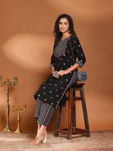 Printed Cotton Blend Kurta With Pant