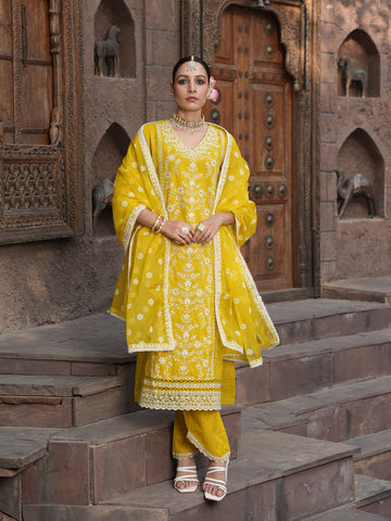 Floral Embroidery Kurta With Pants & Dupatta