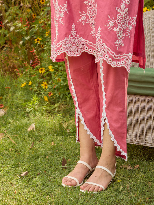 Thread Embroidery Cotton Blend Kurta With Dhoti