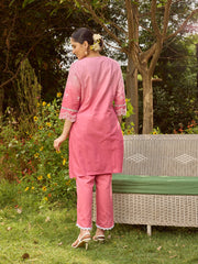 Thread Embroidery Cotton Blend Kurta With Dhoti