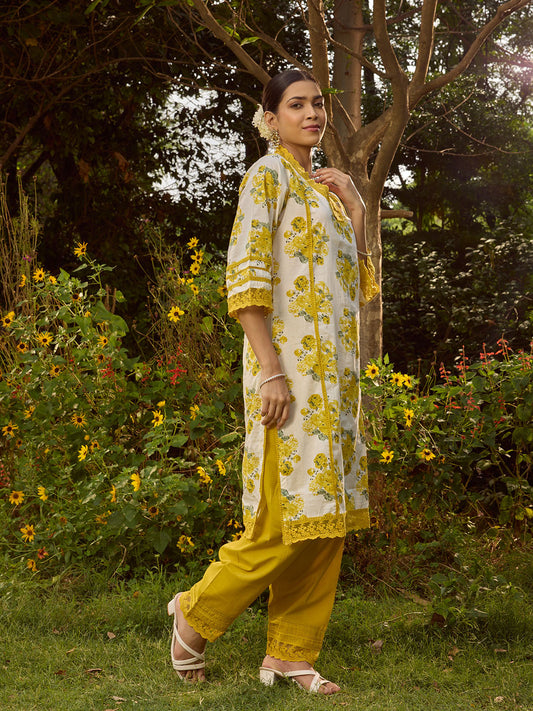 Floral Printed Cotton Blend Kurta With Pants