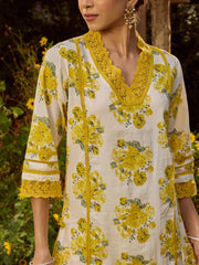 Floral Printed Cotton Blend Kurta With Pants