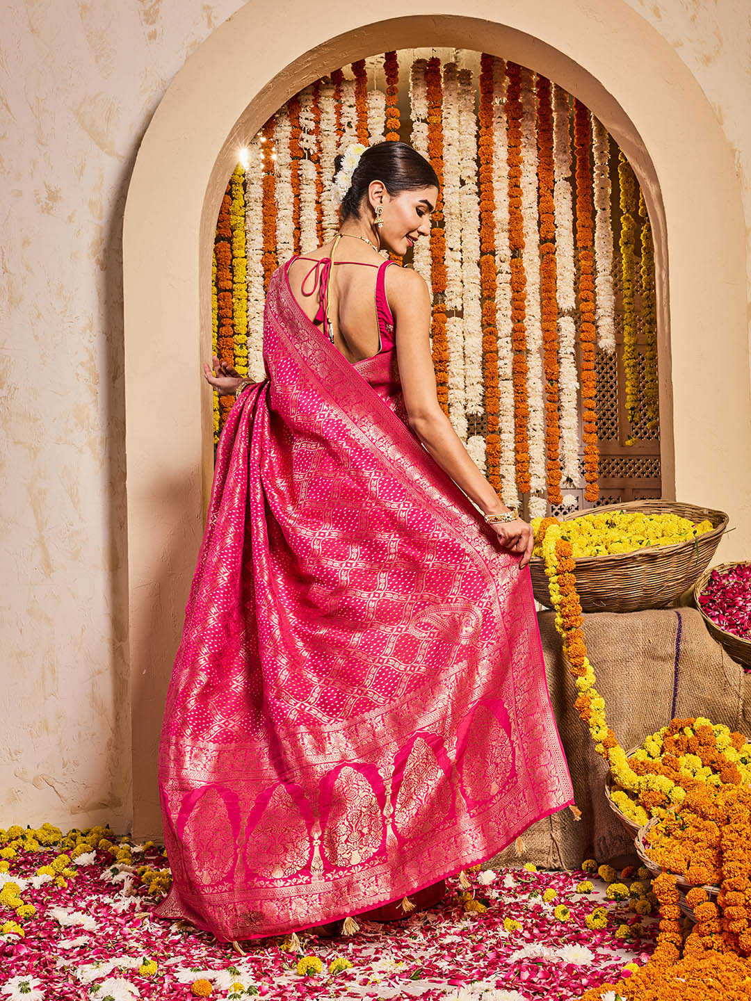 Zari Jaal Dola Handloom Saree