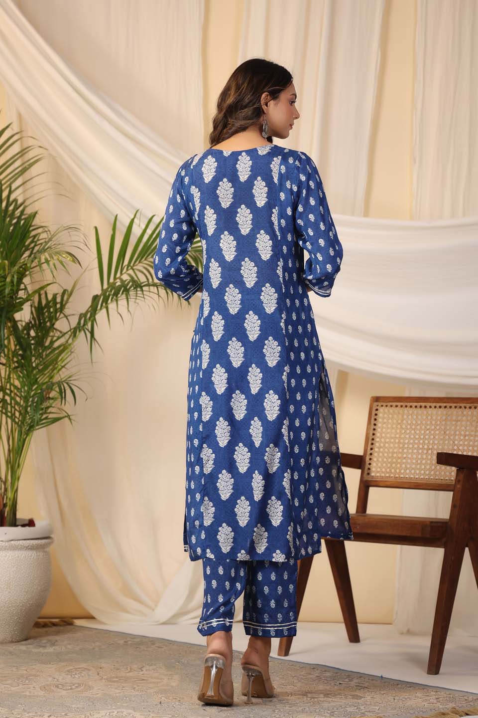 Floral Printed Muslin Kurta With Pants