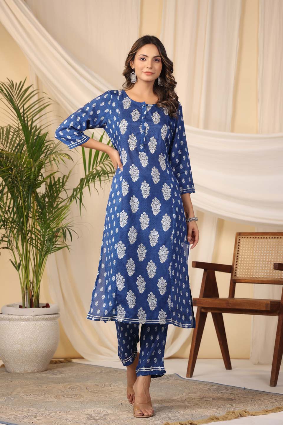 Floral Printed Muslin Kurta With Pants