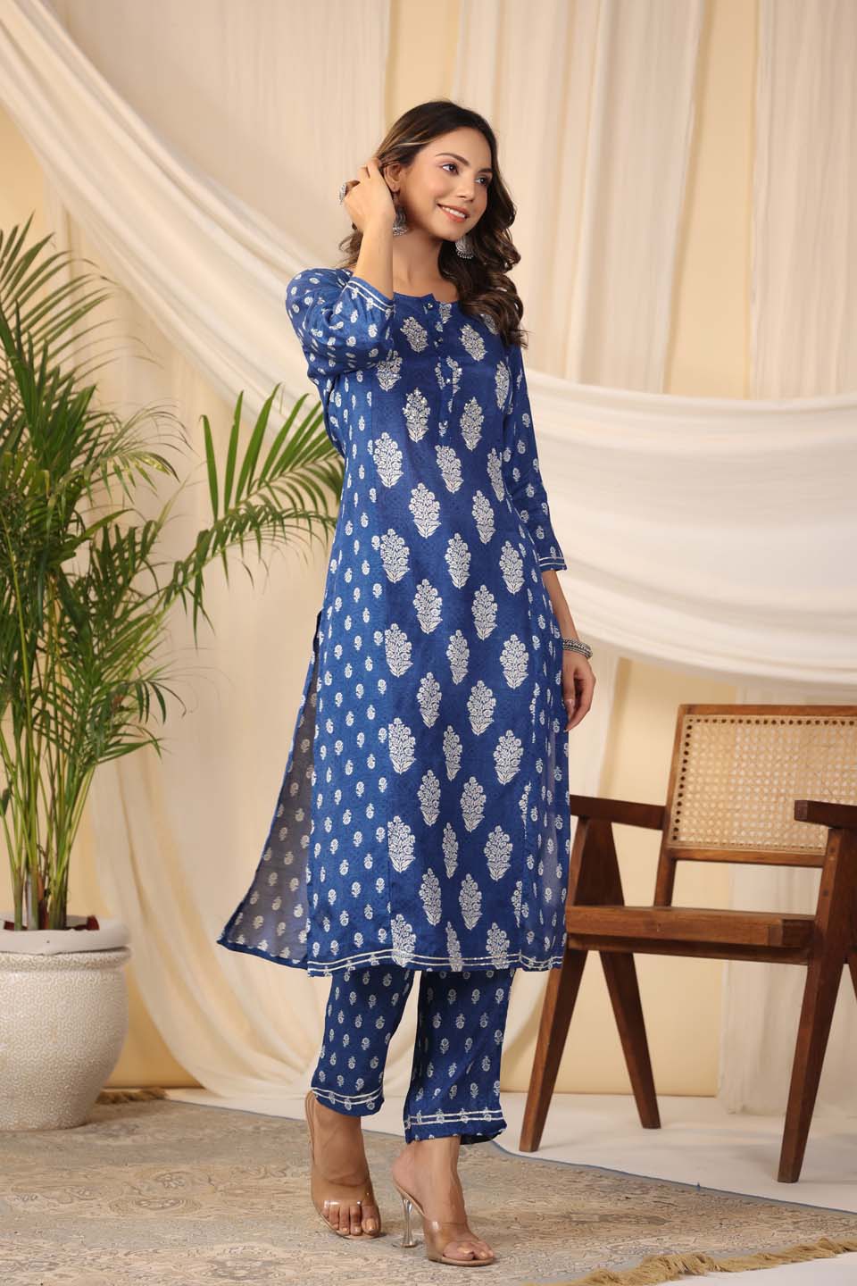 Floral Printed Muslin Kurta With Pants