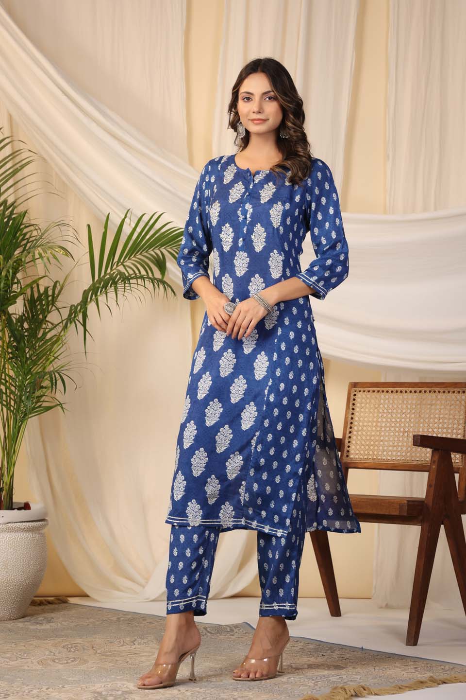 Floral Printed Muslin Kurta With Pants