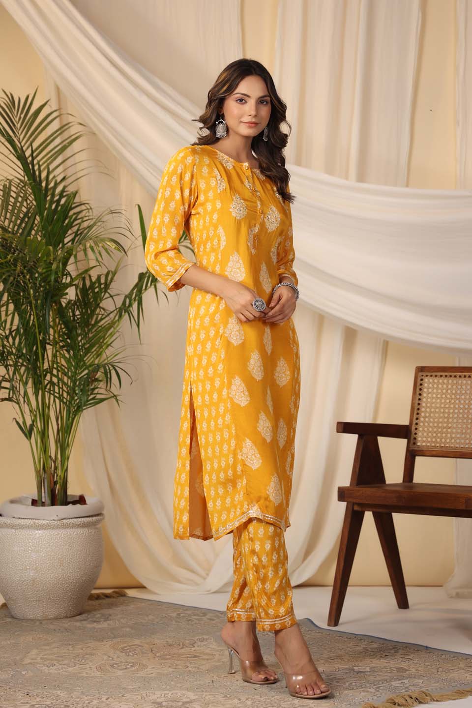 Floral Printed Muslin Kurta With Pants