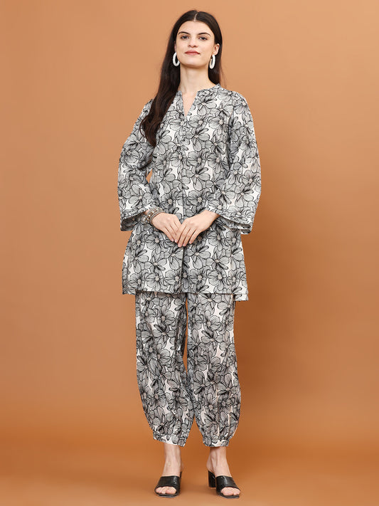 Digital Printed Cotton Blend Kurta With Pants