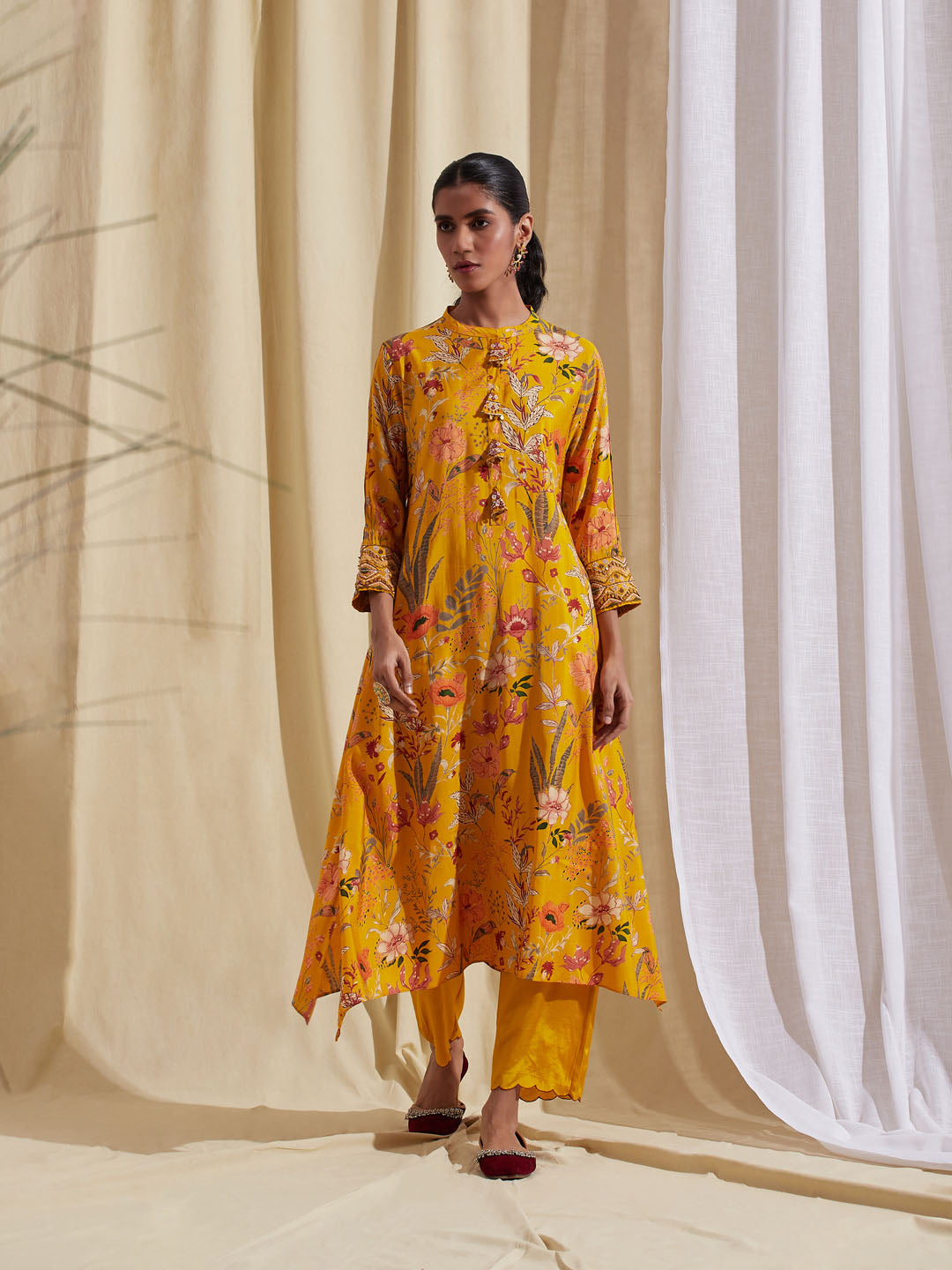 Floral Printed Collar Neck Muslin Kurta With Pants