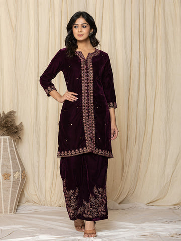 Zari Neck Embroidered Velvet Kurta With Pants