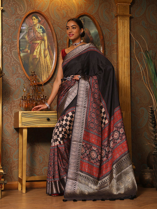 Abstract Printed Handloom Woven Saree