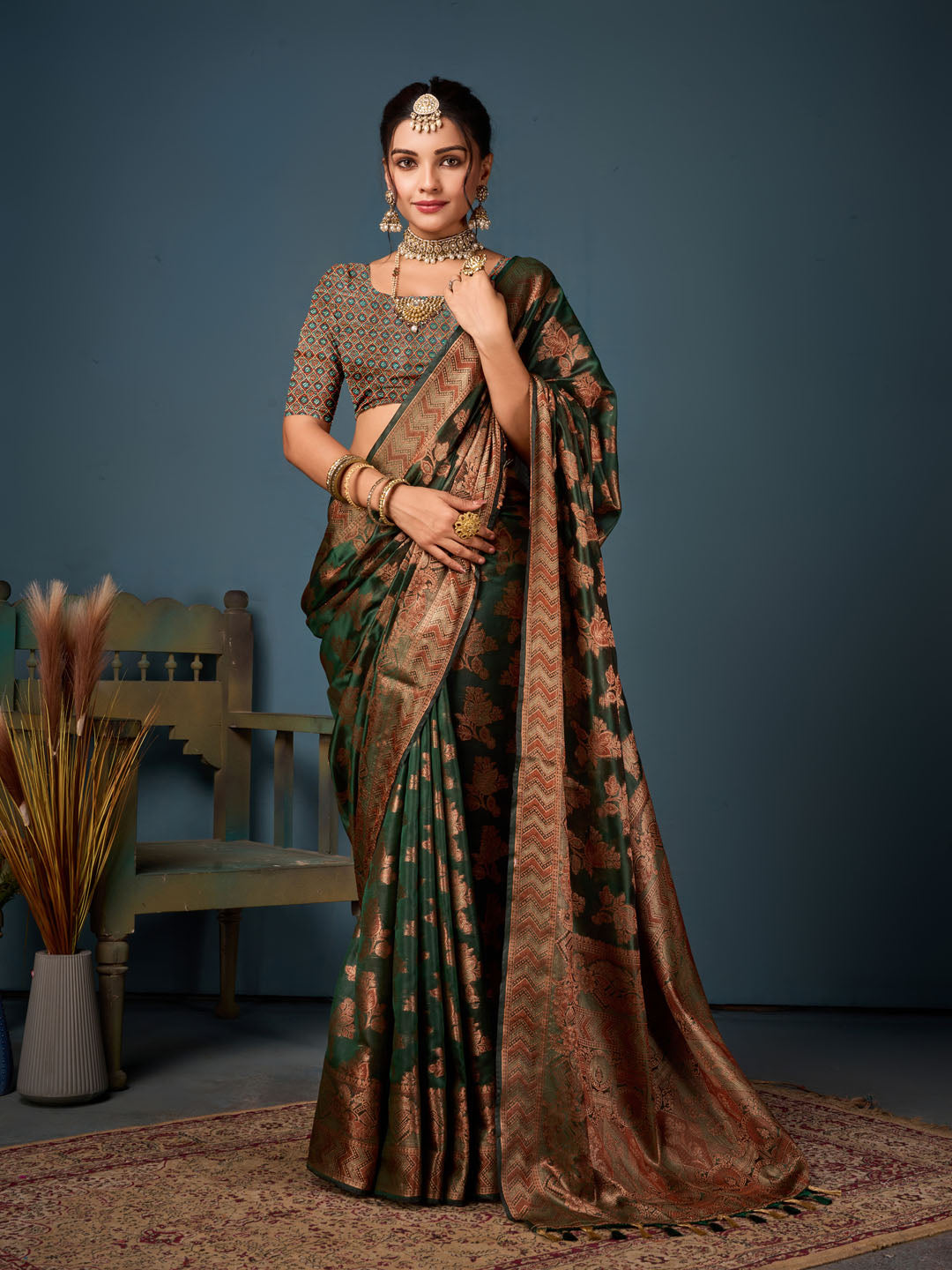Zari Jaal Handloom Woven Saree