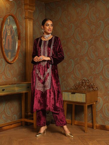 Zari Neck Embroidered Velvet Kurta With Pants