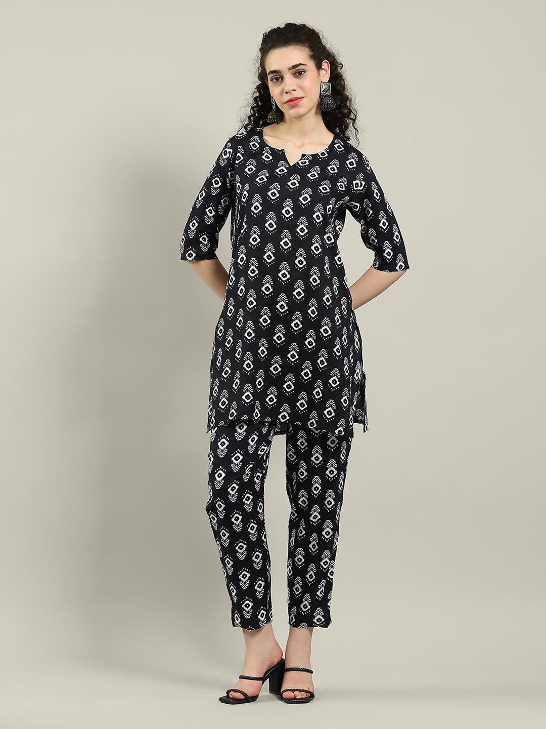 Printed Cotton Blend Kurta & Pants