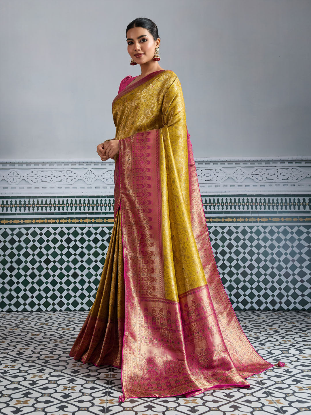 Woven Design Meenakari Kanjivaram Silk Saree