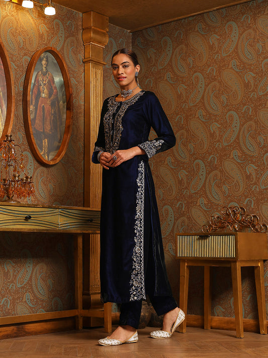 Zari Neck Embroidered Velvet Kurta With Pants