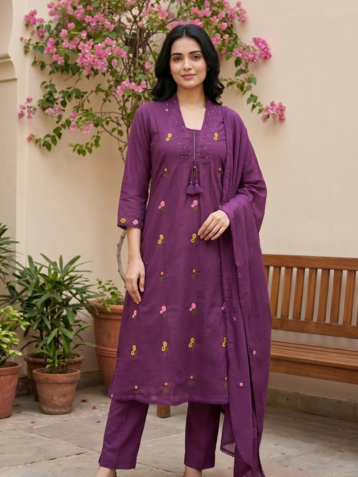 Lavender Embroidered Cotton Blend Straight Round Neck Suit Set