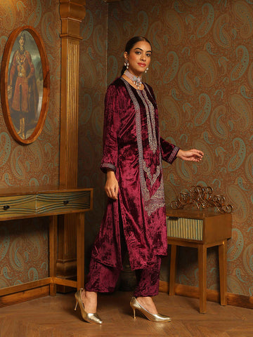 Zari Neck Embroidered Velvet Kurta With Pants