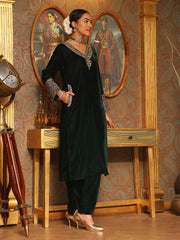 Zari Neck Embroidered Velvet Kurta With Pants