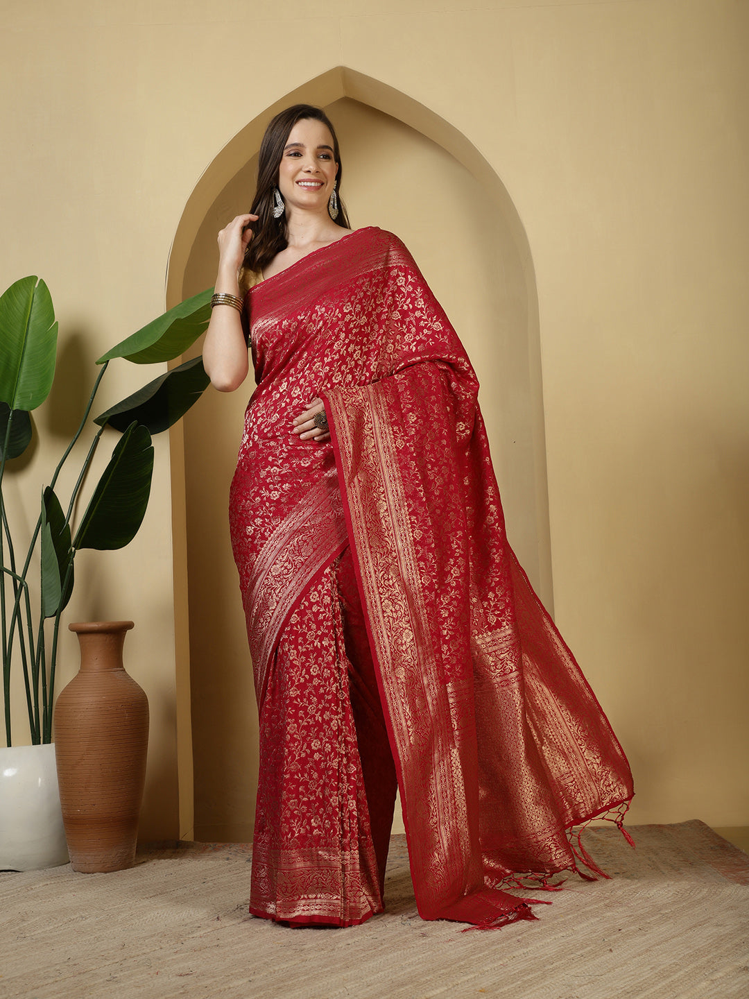 Zaari Jaal Crepe Saree