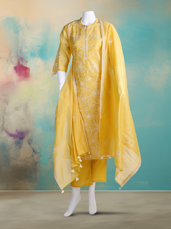 Embroidered Chanderi Kurta With Pant &amp; Dupatta