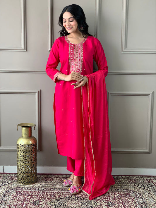 Neck Zari Embroidered Chanderi Kurta With Pants & Dupatta