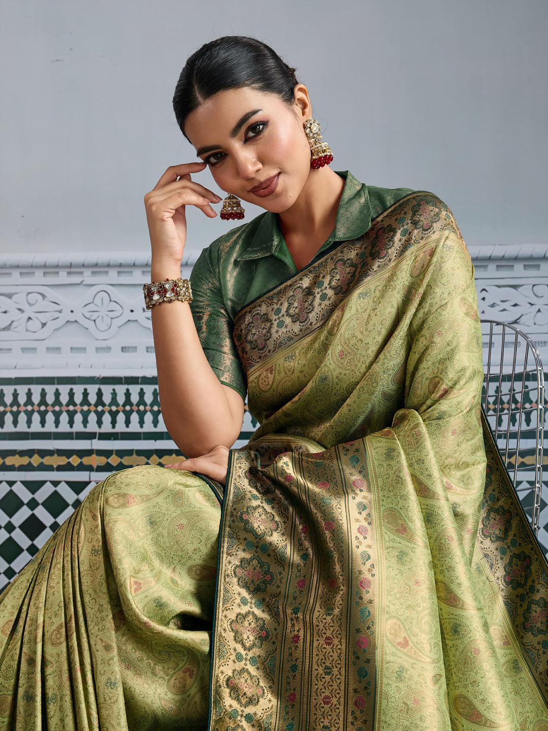 Woven Design Meenakari Kanjivaram Silk Saree