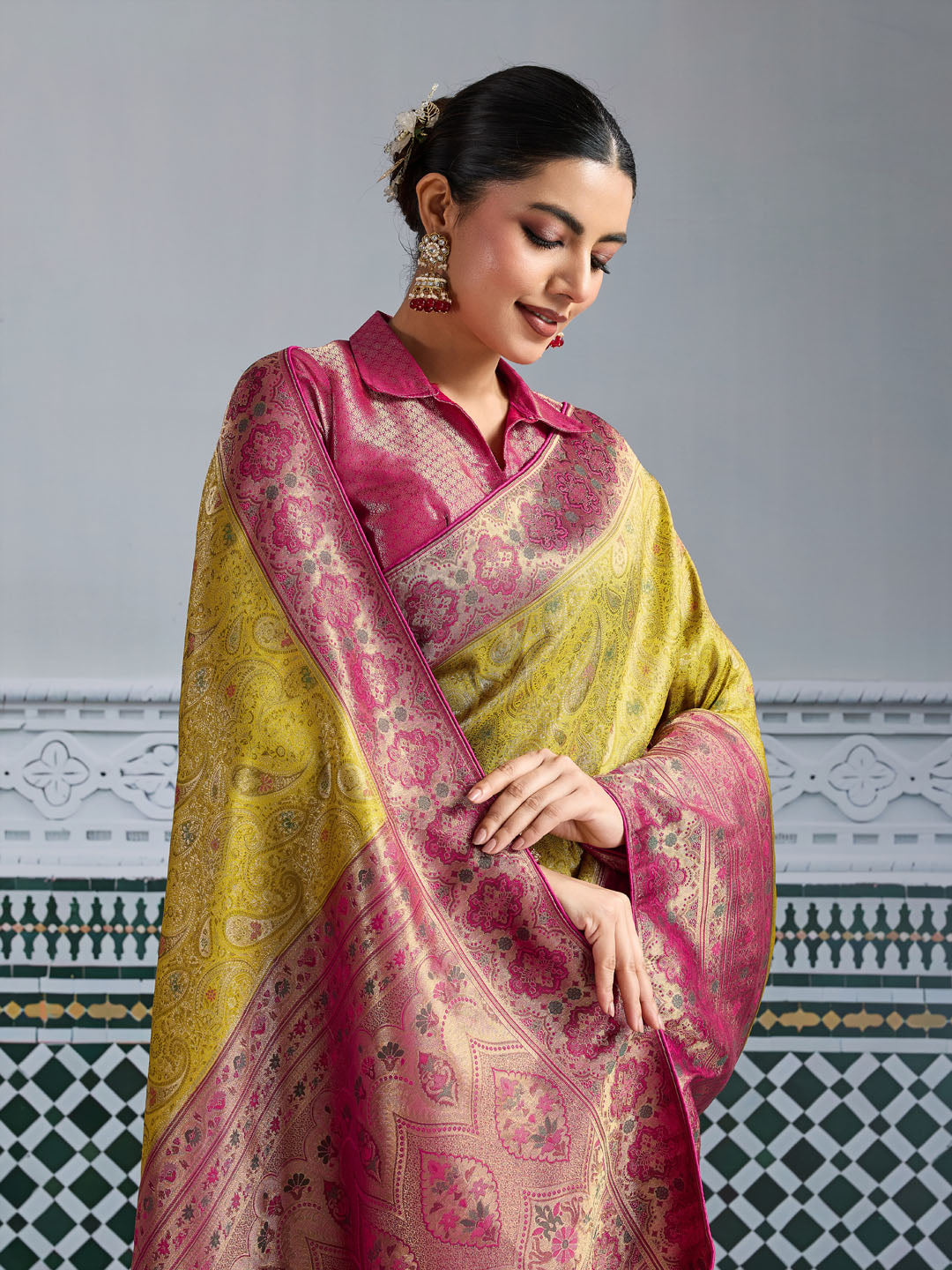 Woven Design Meenakari Kanjivaram Silk Saree