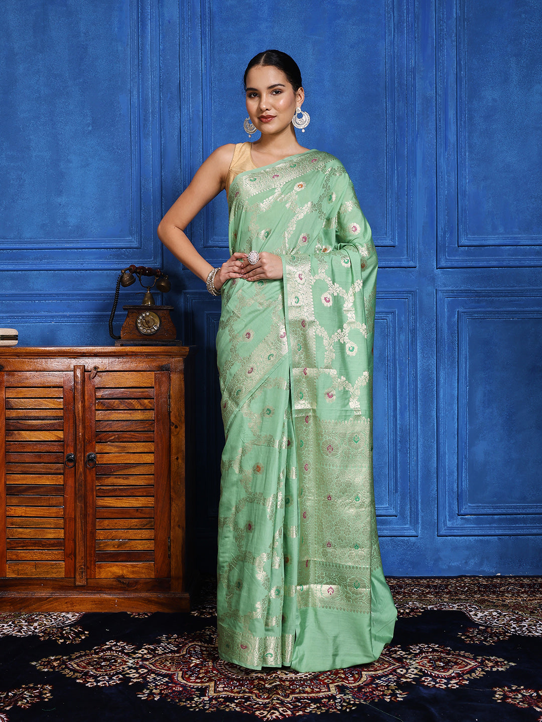 Zari Border Booti Cotton Blend Woven Saree