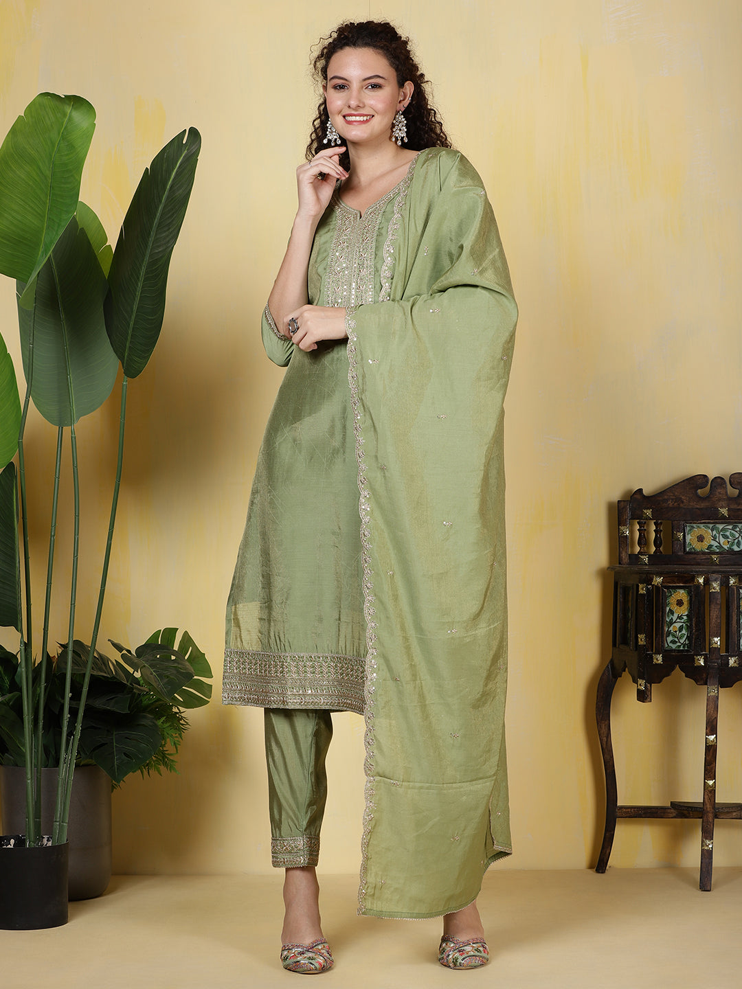 Neck Zari Embroidered Chanderi Kurta With Pants & Dupatta