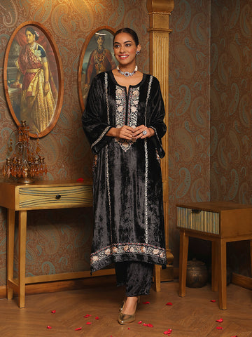 Zari Neck Embroidered Velvet Kurta With Pants