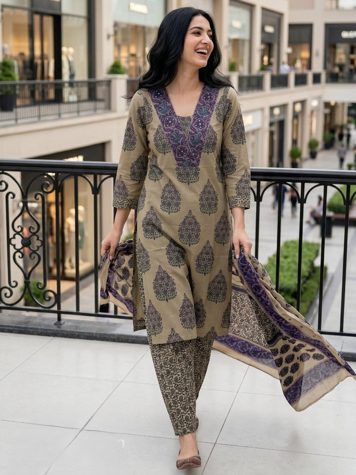Purple Embroidered Cotton Blend Straight Round Neck Suit Set