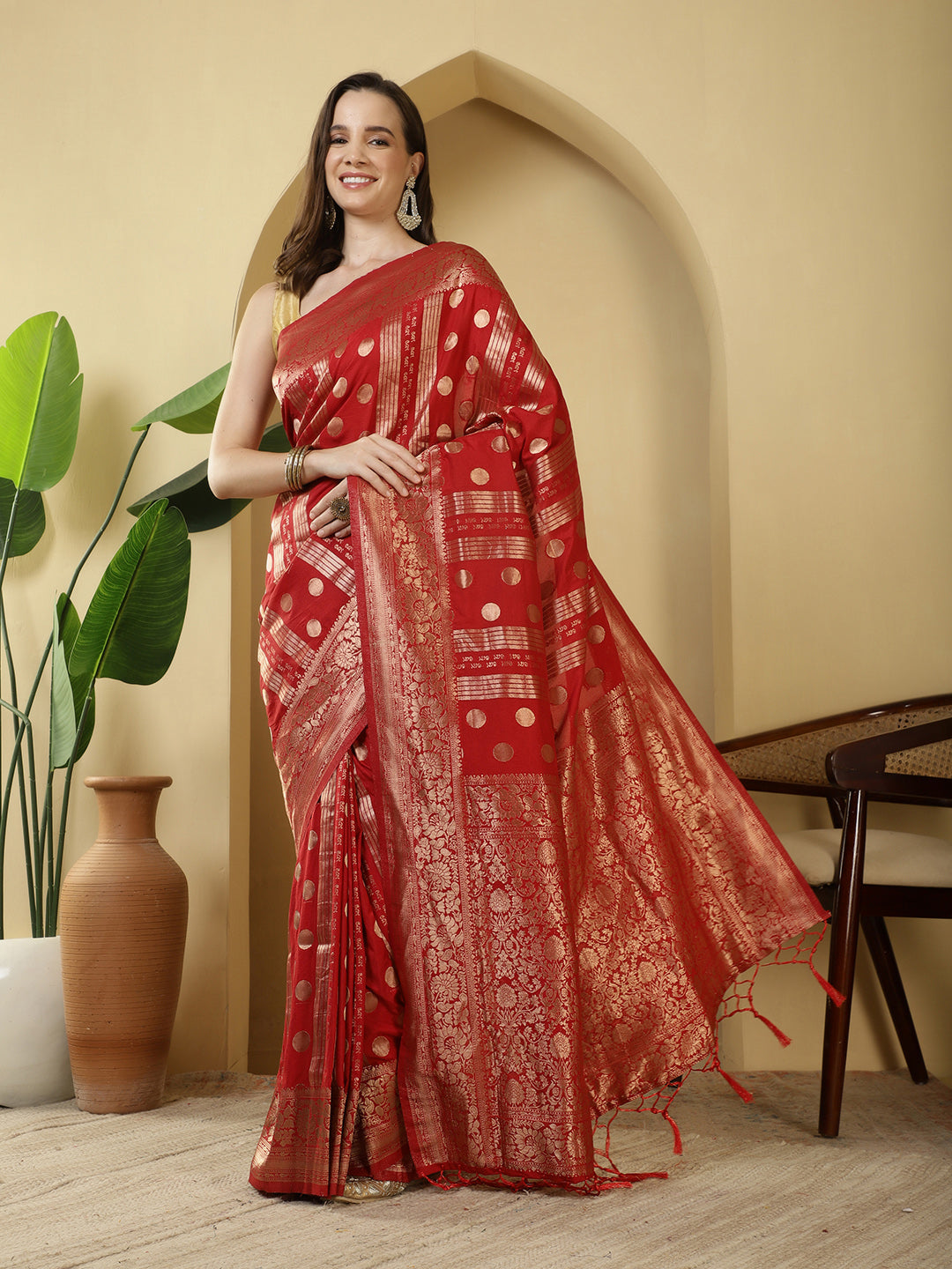 Zaari Jaal Crepe Saree