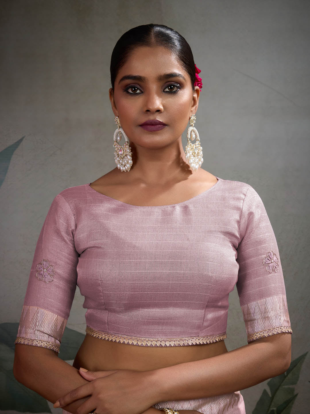 Thread Embroidered Woven Border Linen Saree